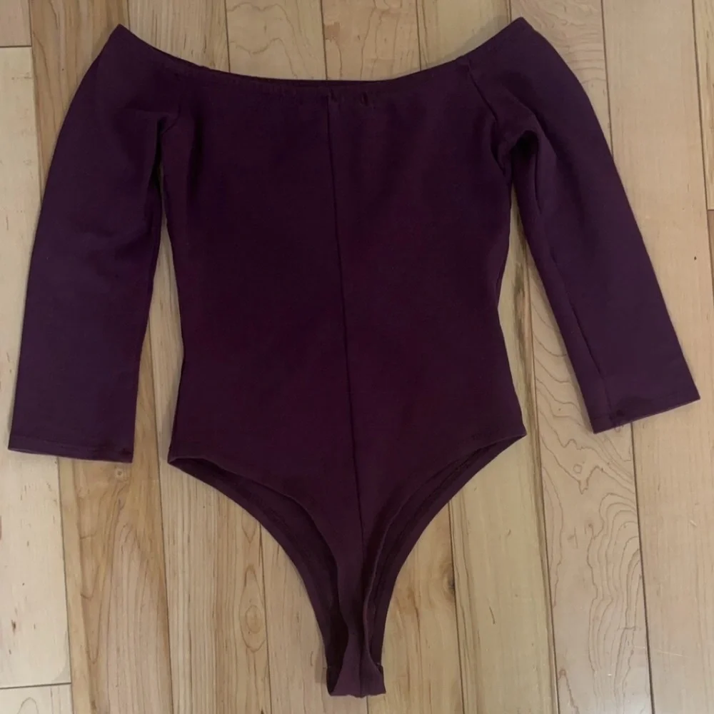 LULU’S LIKE A BIRD PLUM PURPLE OFF-THE-SHOULDER BODYSUIT